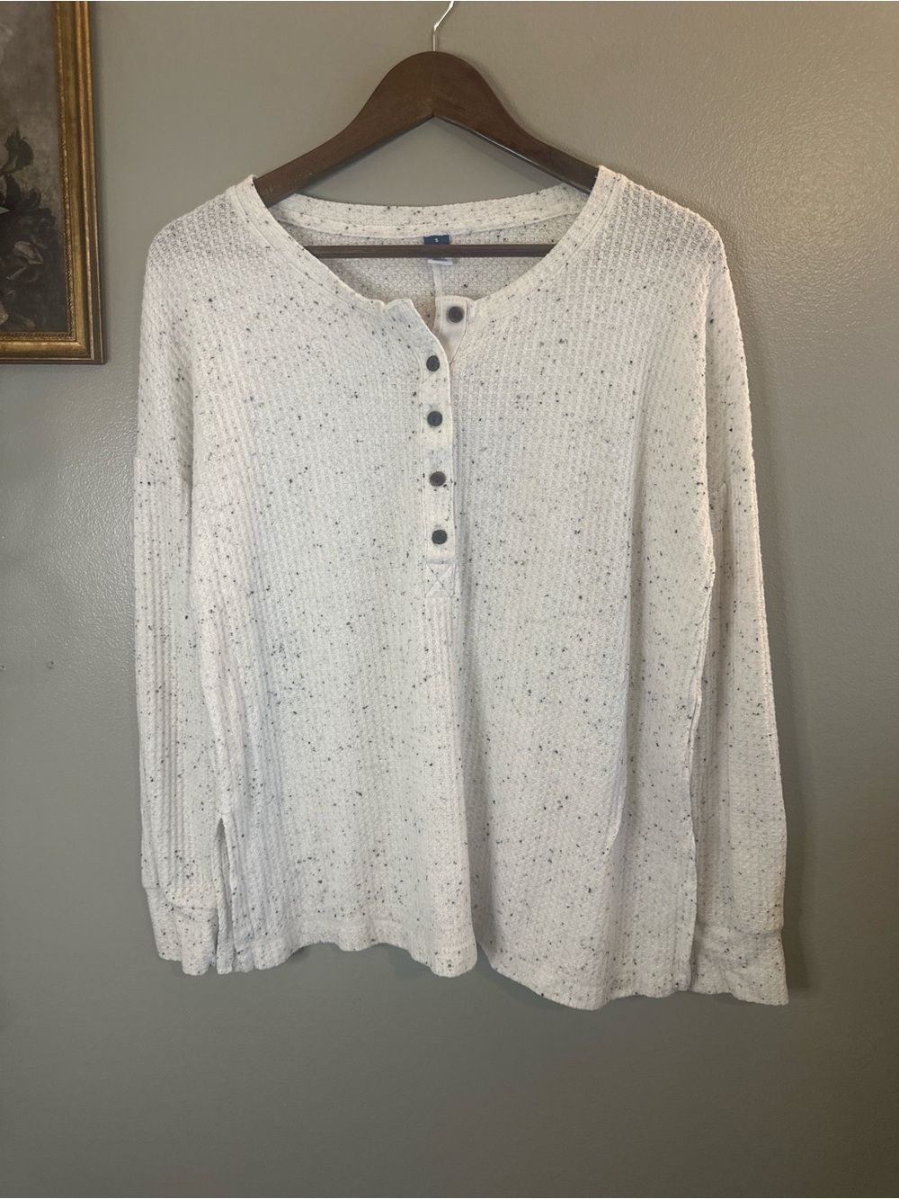 Old Navy Cream Henley Knit Scoop-Neck Sweater - Picture 2 of 7